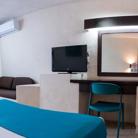 Howard Johnson By Wyndham Veracruz Exterior photo