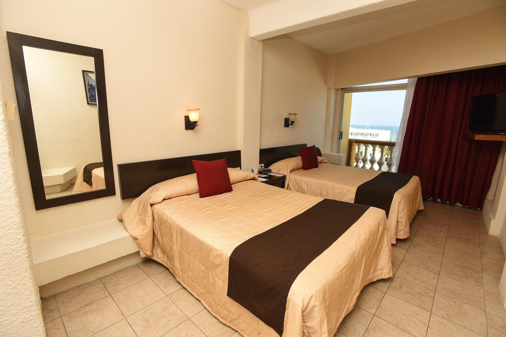 Howard Johnson By Wyndham Veracruz Exterior photo