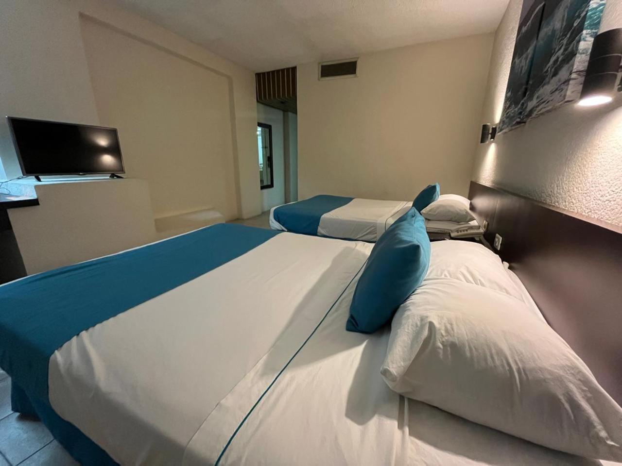 Howard Johnson By Wyndham Veracruz Exterior photo