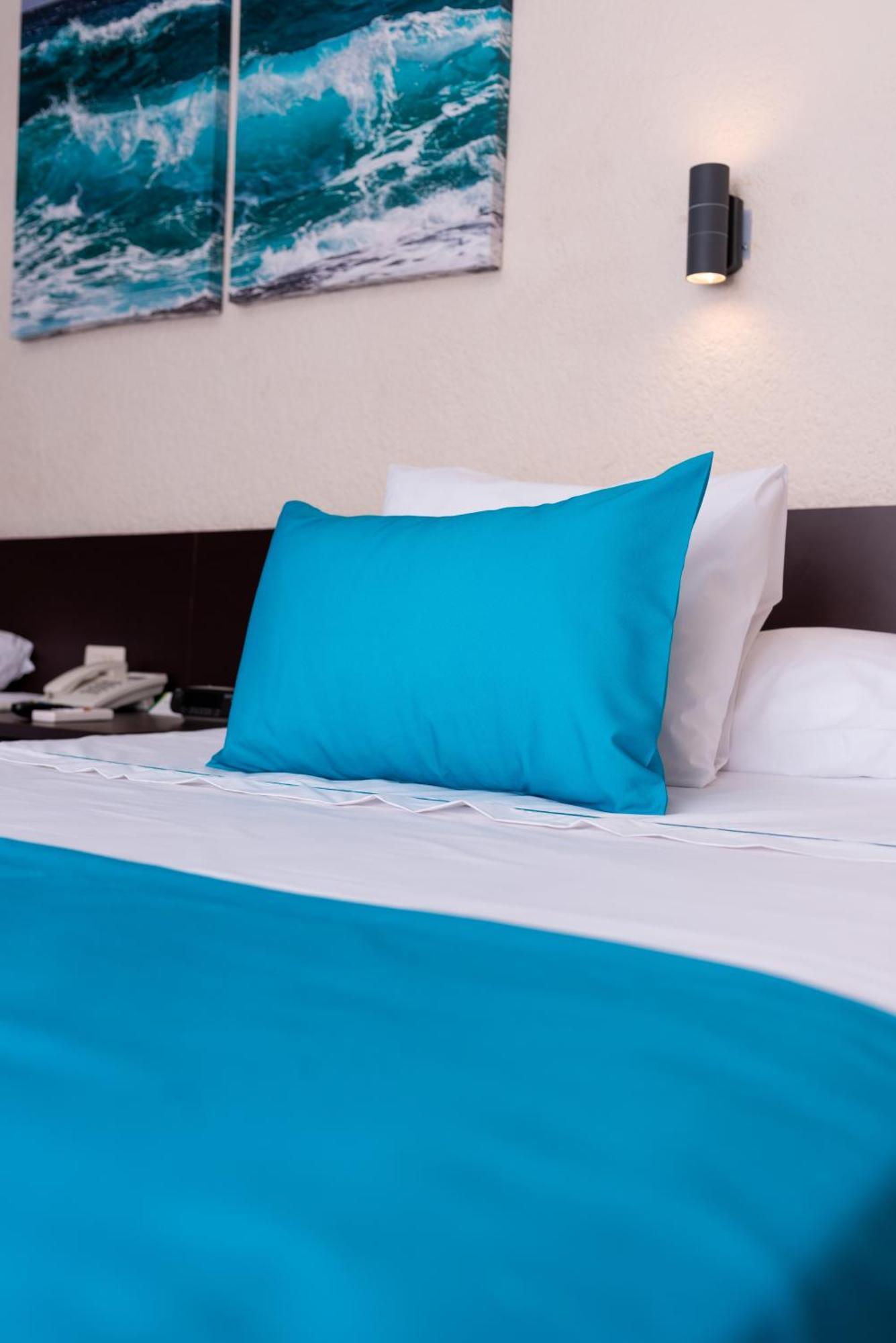 Howard Johnson By Wyndham Veracruz Exterior photo