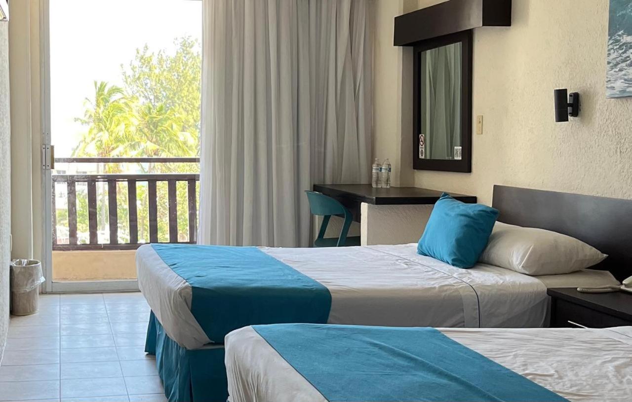 Howard Johnson By Wyndham Veracruz Exterior photo