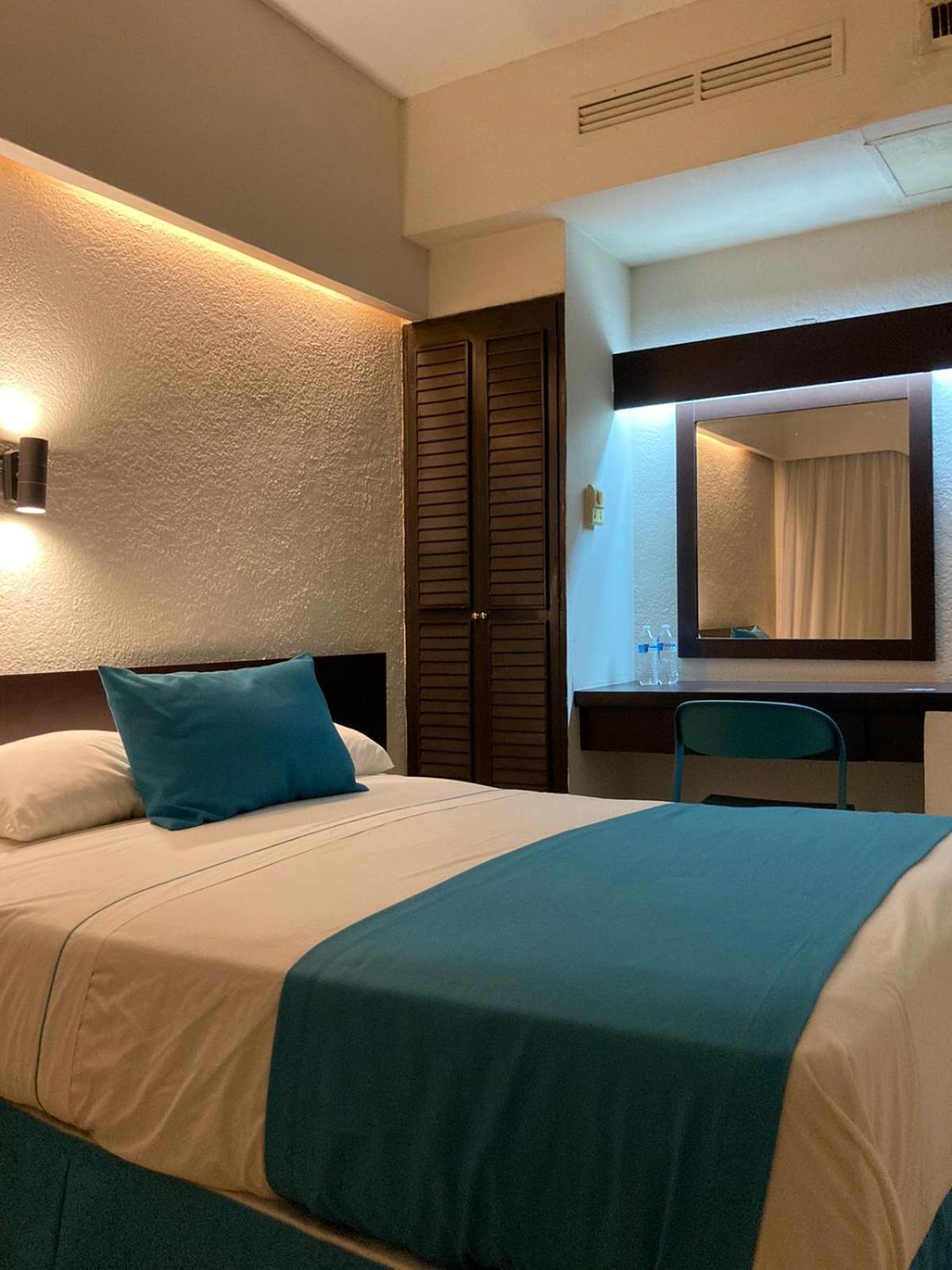 Howard Johnson By Wyndham Veracruz Exterior photo
