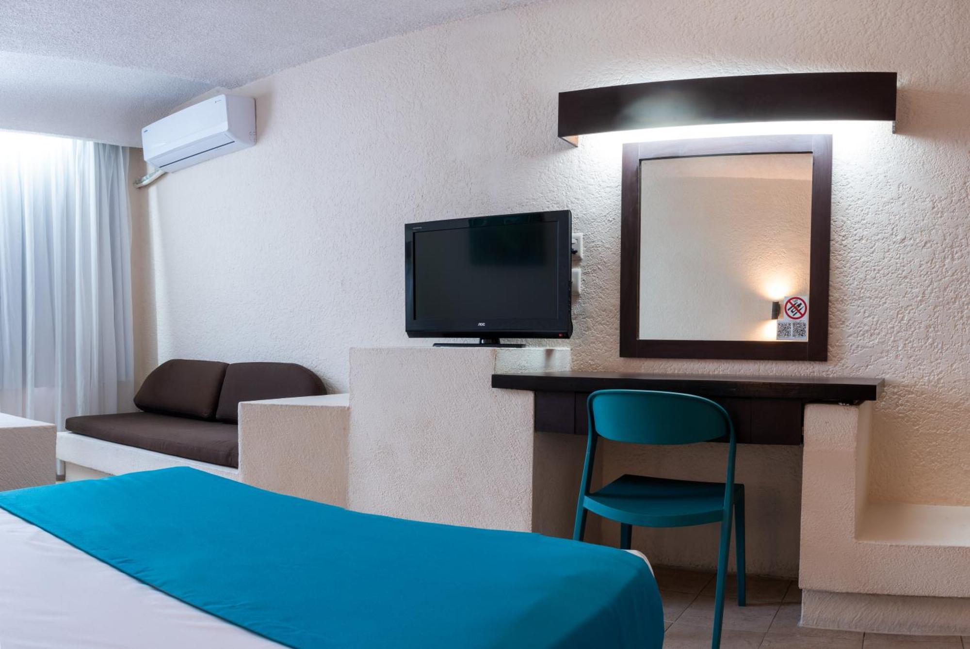 Howard Johnson By Wyndham Veracruz Exterior photo