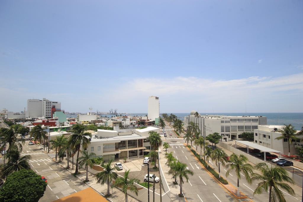 Howard Johnson By Wyndham Veracruz Exterior photo