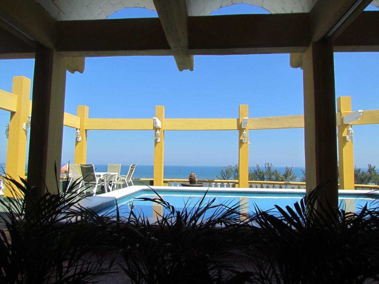 Howard Johnson By Wyndham Veracruz Exterior photo