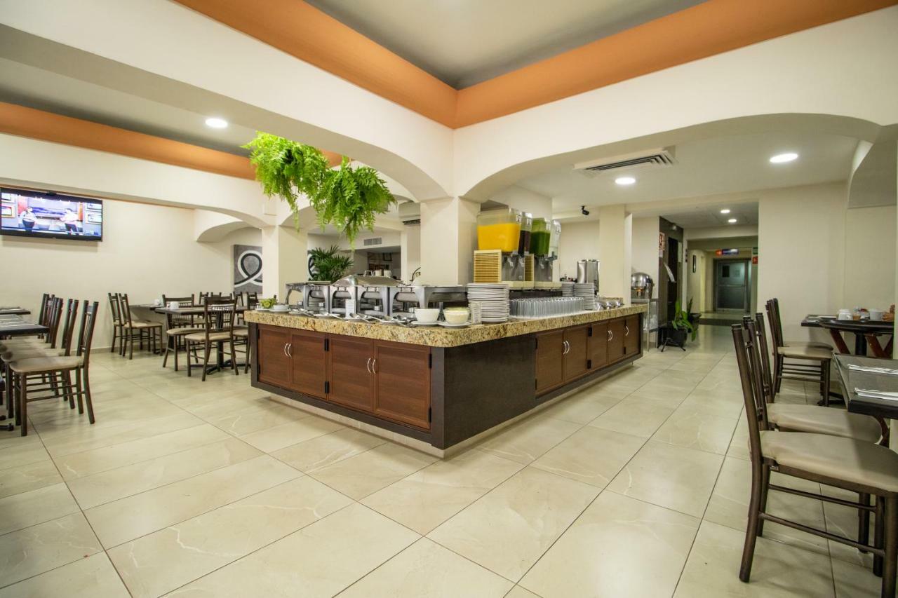 Howard Johnson By Wyndham Veracruz Exterior photo